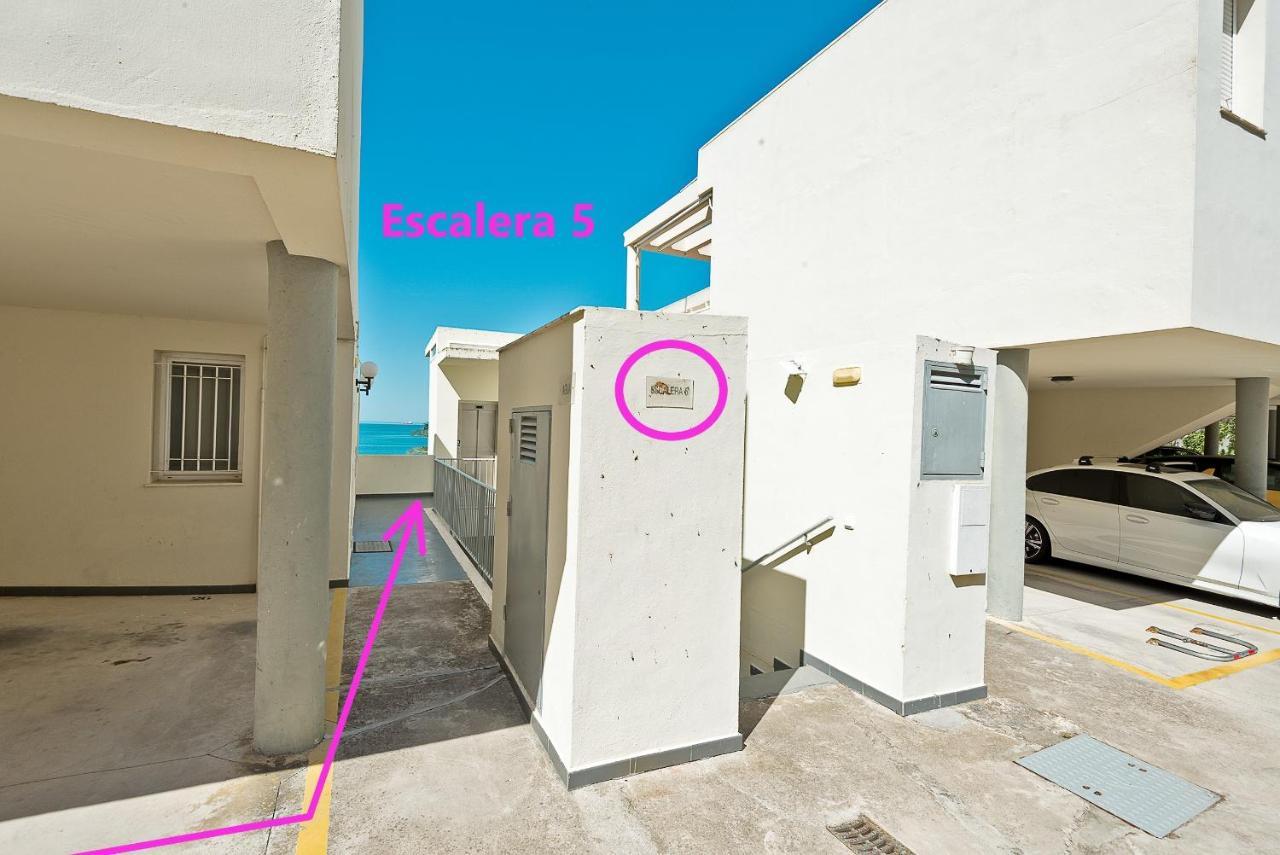 On Beach Deluxe Apartment With Pools And Own Garden Эль-Пуэрто-де-Санта-Мария Экстерьер фото