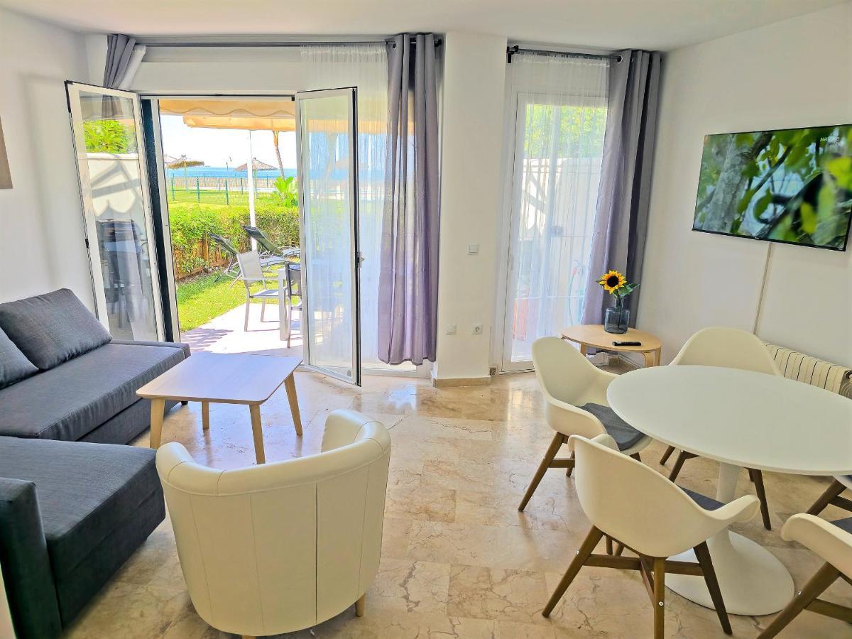 On Beach Deluxe Apartment With Pools And Own Garden Эль-Пуэрто-де-Санта-Мария Экстерьер фото